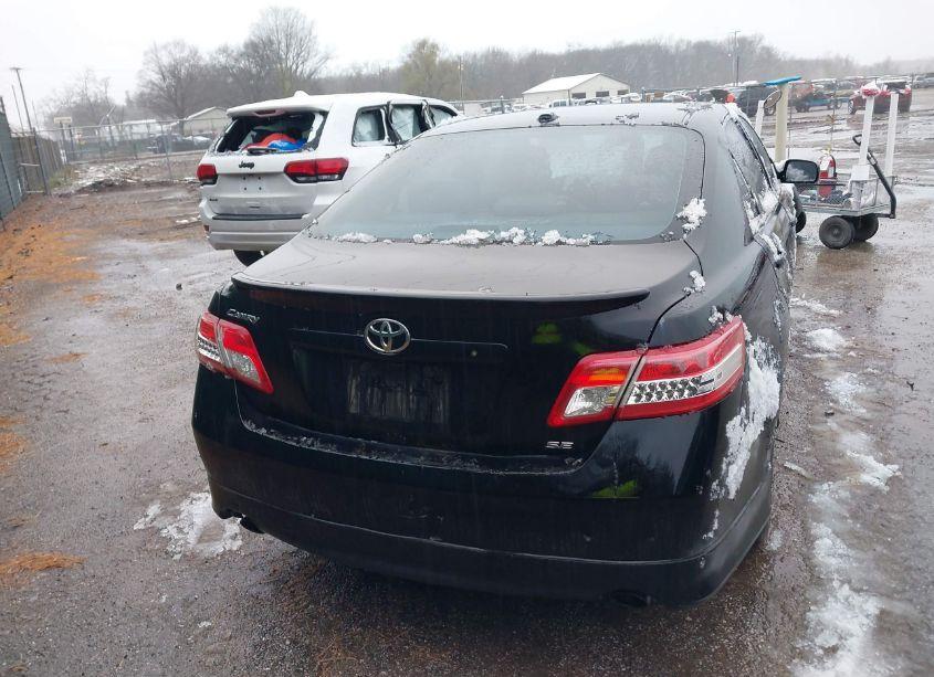 Photo 4 of 2011 Toyota Camry SE (VIN 4T1BF3EK9BU137741)