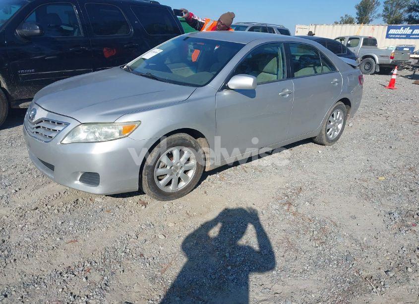 Photo 2 of 2011 Toyota Camry LE (VIN 4T1BF3EK9BU139599)