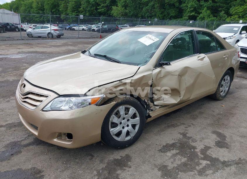 Photo 2 of 2011 Toyota Camry SE/LE/XLE (VIN 4T1BF3EK9BU151364)