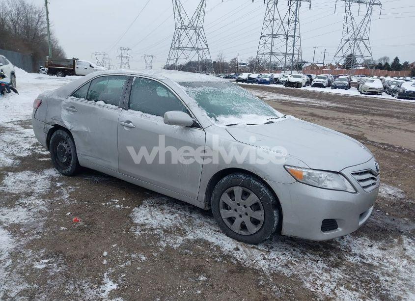 2011 Toyota Camry LE (VIN 4T1BF3EK9BU180413) main photo