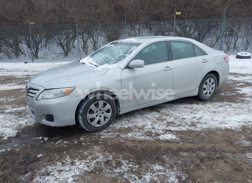 Photo 2 of 2011 Toyota Camry LE (VIN 4T1BF3EK9BU180413)