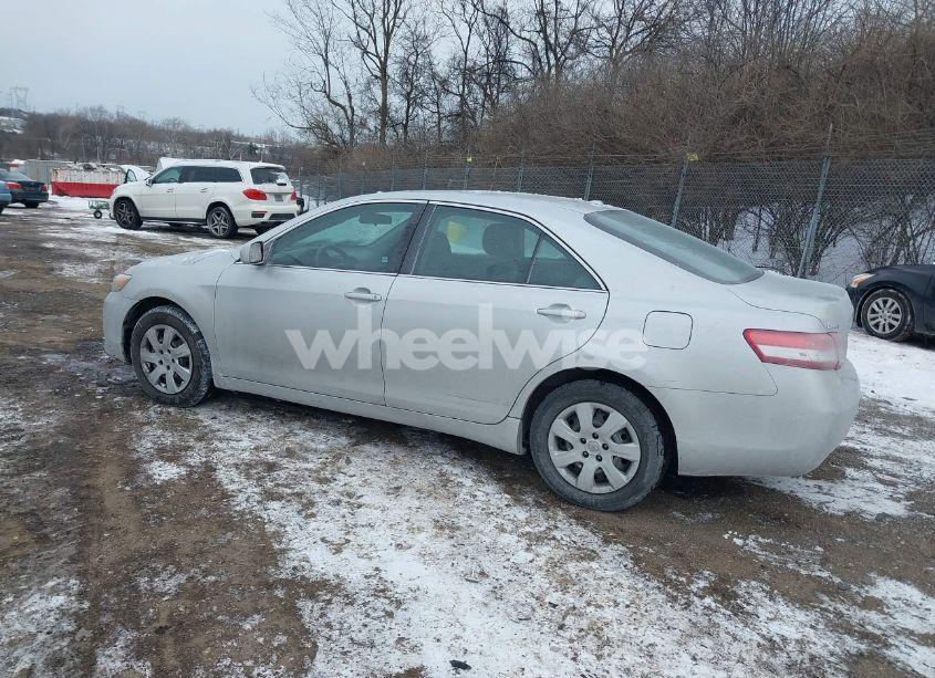 Photo 3 of 2011 Toyota Camry LE (VIN 4T1BF3EK9BU180413)