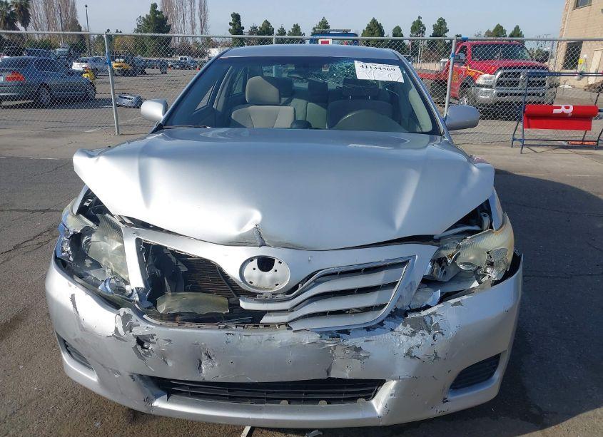 Photo 12 of 2011 Toyota Camry LE (VIN 4T1BF3EK9BU182033)