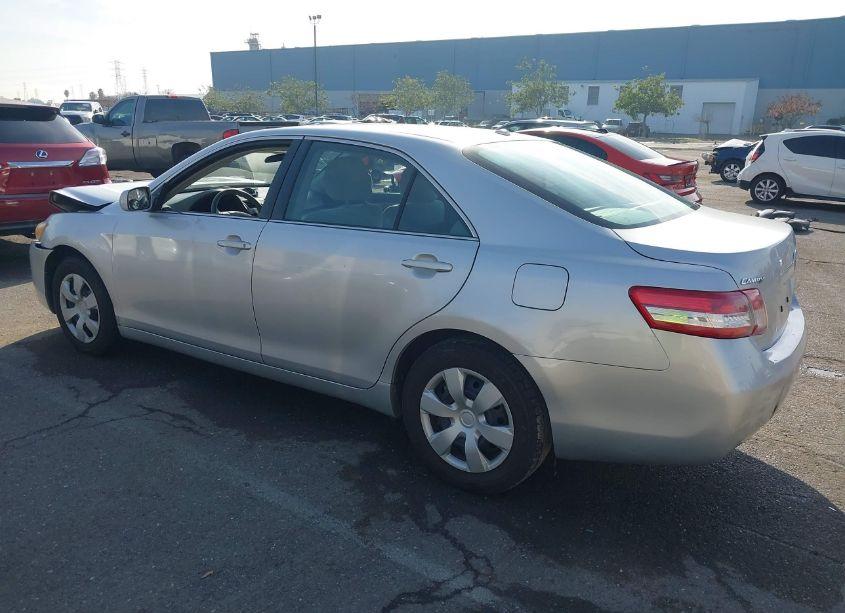 Photo 3 of 2011 Toyota Camry LE (VIN 4T1BF3EK9BU182033)