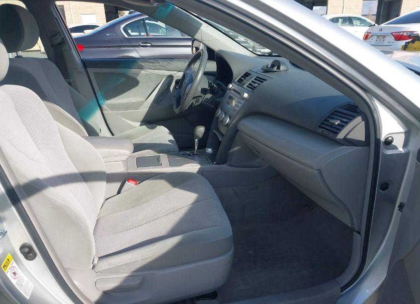 Photo 5 of 2011 Toyota Camry LE (VIN 4T1BF3EK9BU182033)