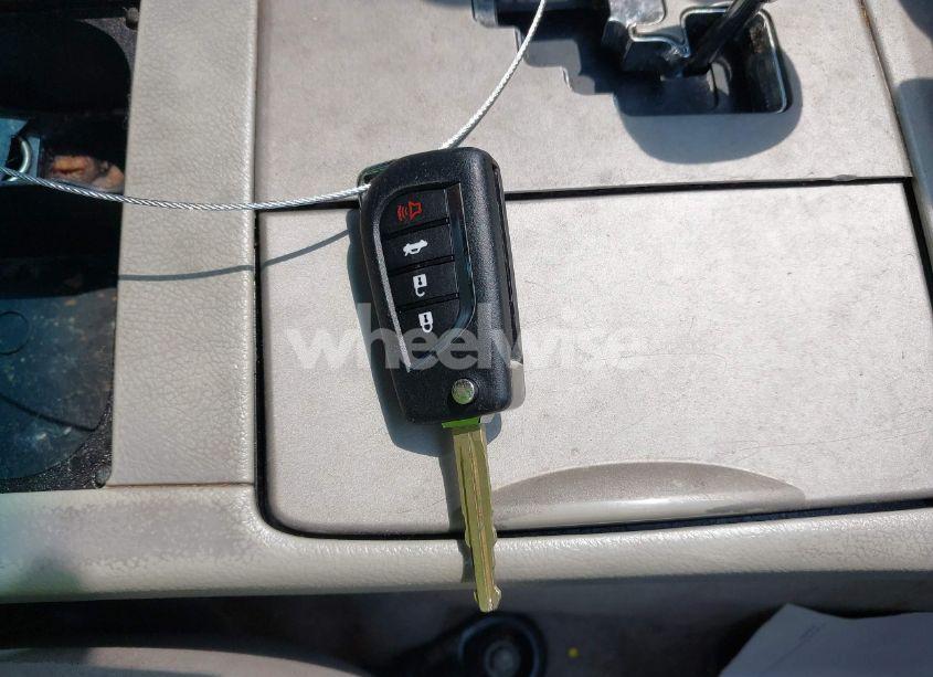 Photo 11 of 2011 Toyota Camry LE (VIN 4T1BF3EK9BU215807)