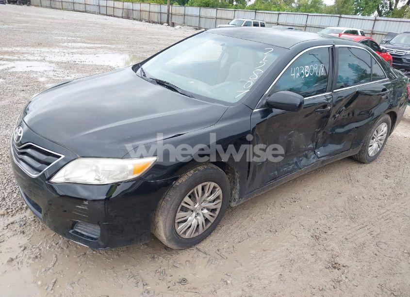 Photo 2 of 2011 Toyota Camry LE (VIN 4T1BF3EK9BU215807)