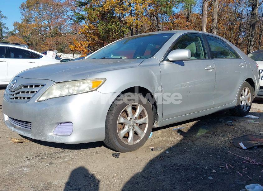 Photo 2 of 2011 Toyota Camry LE (VIN 4T1BF3EK9BU217332)
