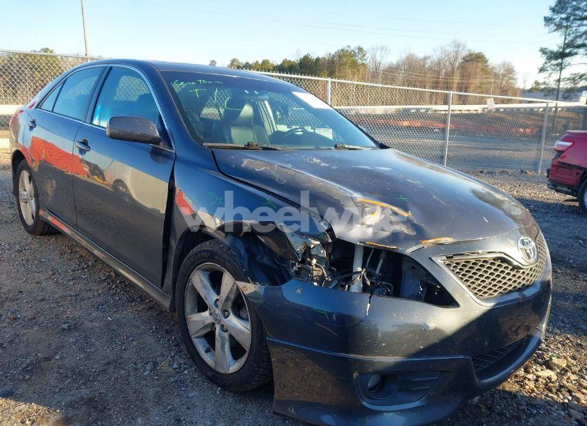 2011 Toyota Camry SE (VIN 4T1BF3EK9BU220571) main photo