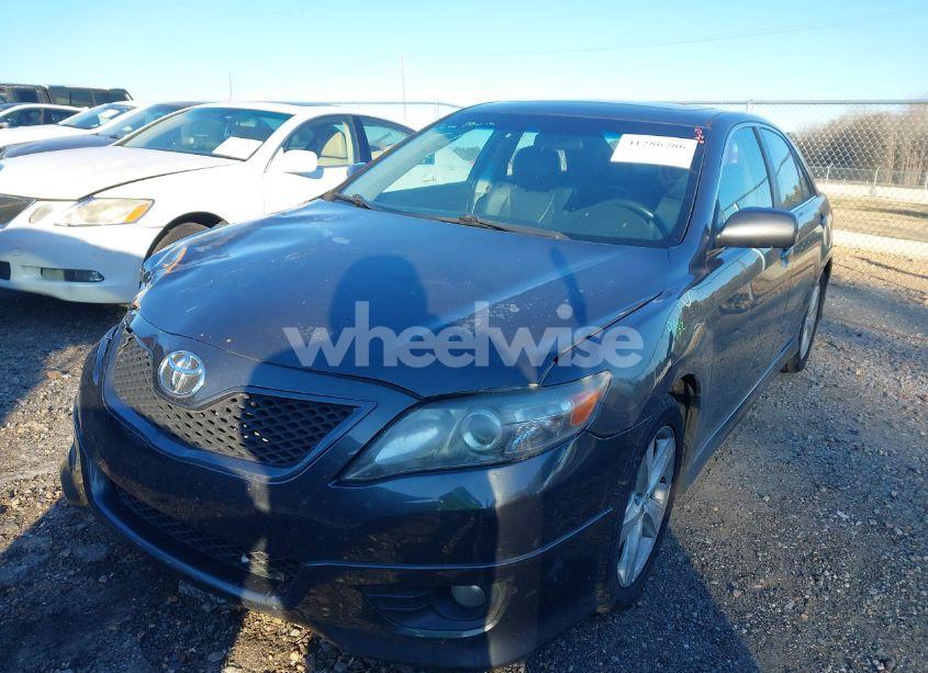 Photo 2 of 2011 Toyota Camry SE (VIN 4T1BF3EK9BU220571)