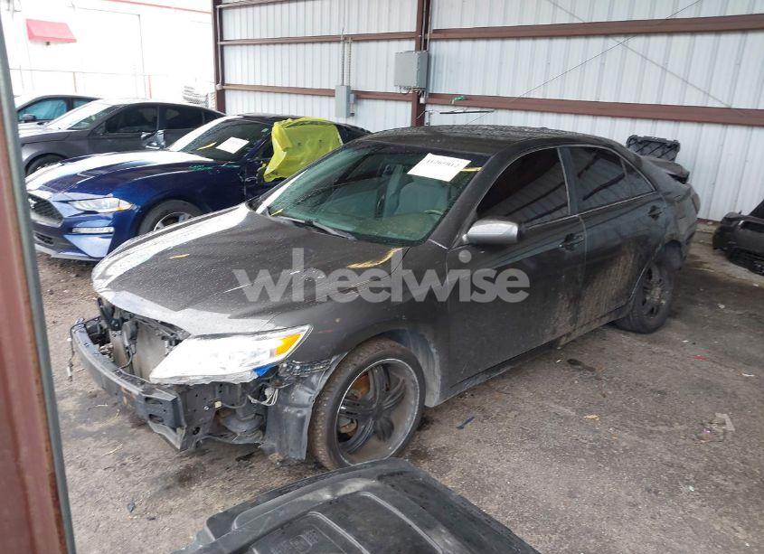 Photo 2 of 2011 Toyota Camry LE (VIN 4T1BF3EK9BU223194)