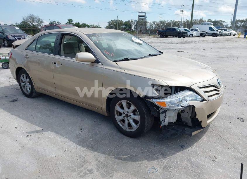 2011 Toyota Camry LE (VIN 4T1BF3EK9BU228511) main photo