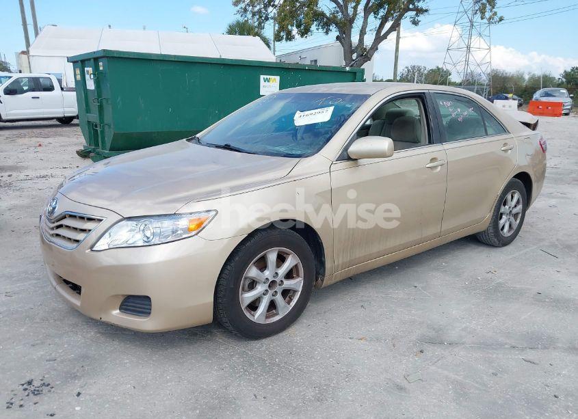 Photo 2 of 2011 Toyota Camry LE (VIN 4T1BF3EK9BU228511)