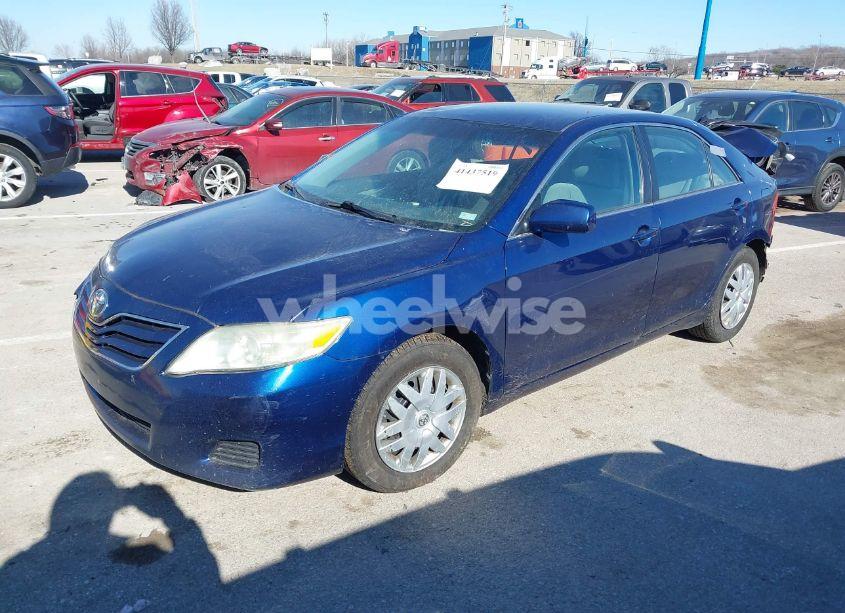 Photo 2 of 2011 Toyota Camry LE (VIN 4T1BF3EK9BU585879)