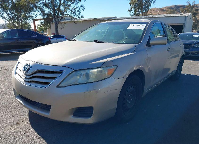 Photo 2 of 2011 Toyota Camry LE (VIN 4T1BF3EK9BU598776)
