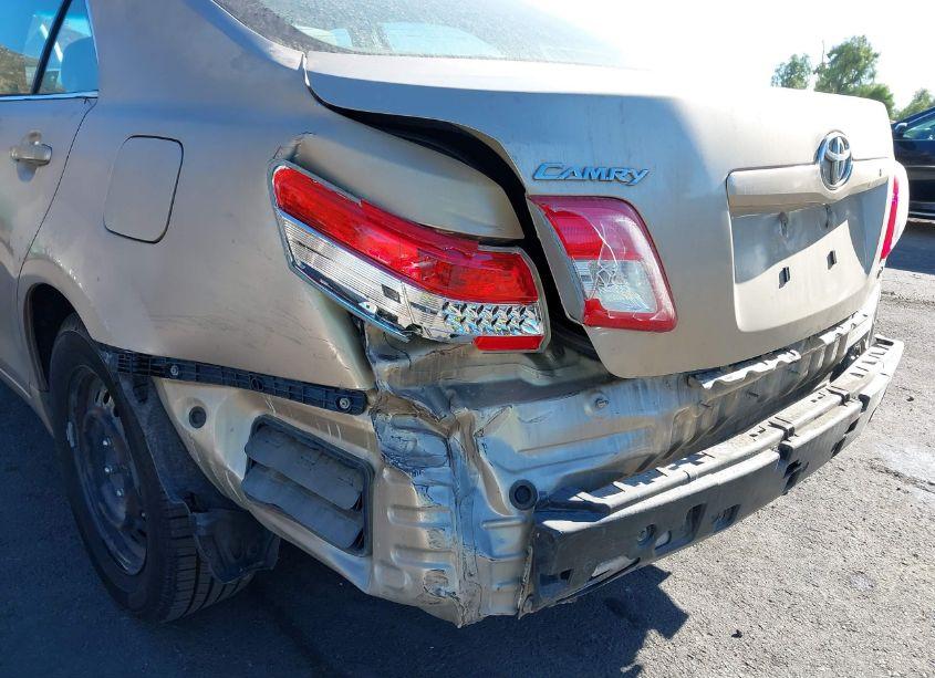 Photo 6 of 2011 Toyota Camry LE (VIN 4T1BF3EK9BU598776)