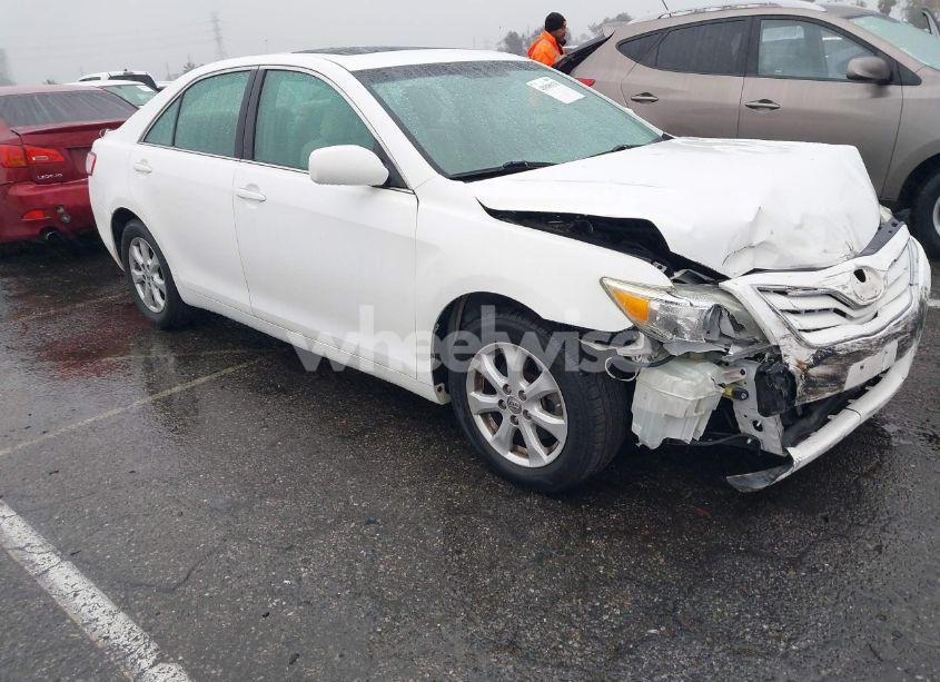2011 Toyota Camry LE (VIN 4T1BF3EK9BU627743) main photo