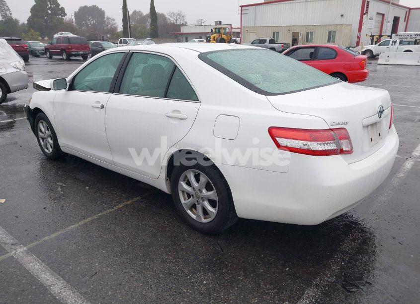 Photo 3 of 2011 Toyota Camry LE (VIN 4T1BF3EK9BU627743)