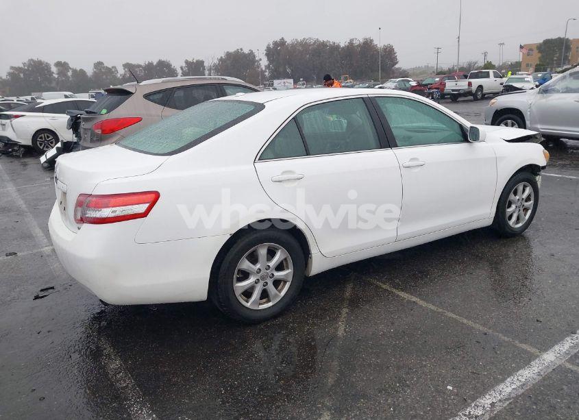 Photo 4 of 2011 Toyota Camry LE (VIN 4T1BF3EK9BU627743)
