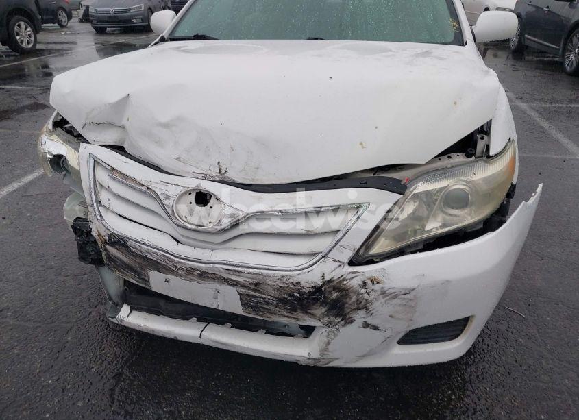 Photo 6 of 2011 Toyota Camry LE (VIN 4T1BF3EK9BU627743)