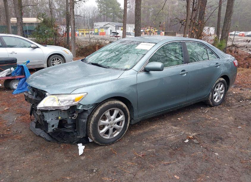 Photo 2 of 2011 Toyota Camry LE (VIN 4T1BF3EK9BU645630)