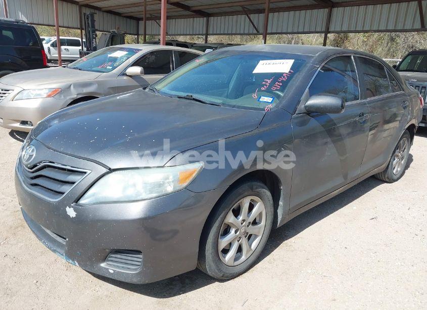 Photo 2 of 2011 Toyota Camry LE (VIN 4T1BF3EK9BU646289)