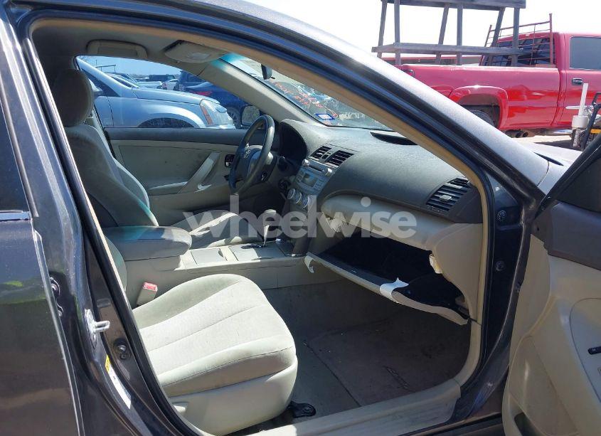 Photo 5 of 2011 Toyota Camry LE (VIN 4T1BF3EK9BU646289)