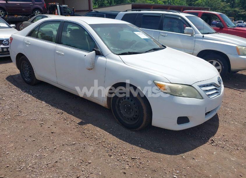 2011 Toyota Camry LE (VIN 4T1BF3EK9BU648768) main photo