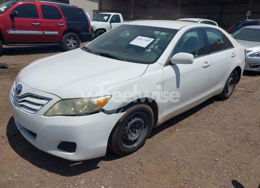Photo 2 of 2011 Toyota Camry LE (VIN 4T1BF3EK9BU648768)