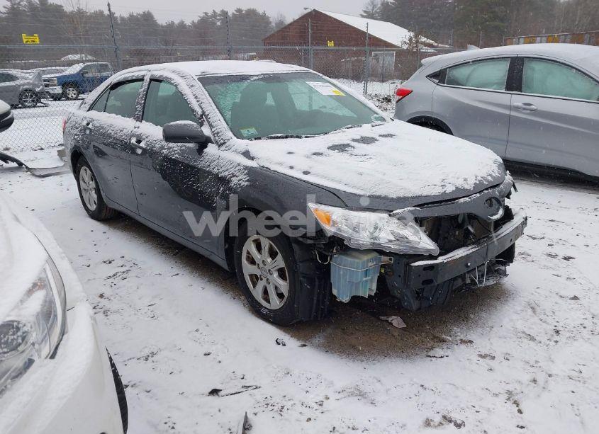 2011 Toyota Camry LE (VIN 4T1BF3EK9BU659818) main photo