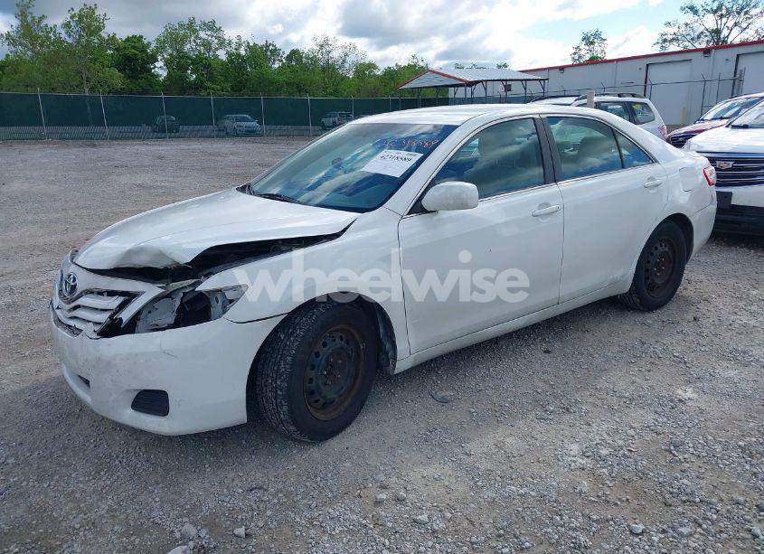 Photo 2 of 2011 Toyota Camry LE (VIN 4T1BF3EK9BU664789)