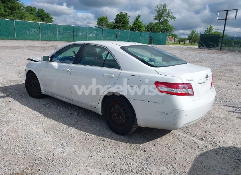 Photo 3 of 2011 Toyota Camry LE (VIN 4T1BF3EK9BU664789)