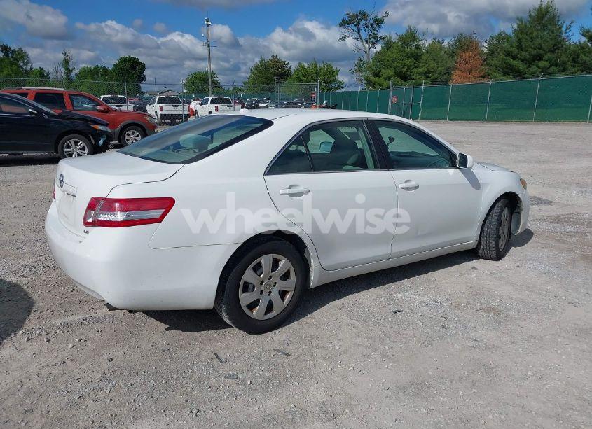 Photo 4 of 2011 Toyota Camry LE (VIN 4T1BF3EK9BU664789)