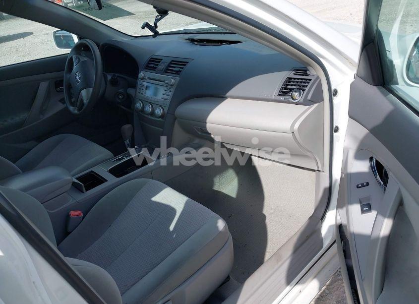 Photo 5 of 2011 Toyota Camry LE (VIN 4T1BF3EK9BU664789)