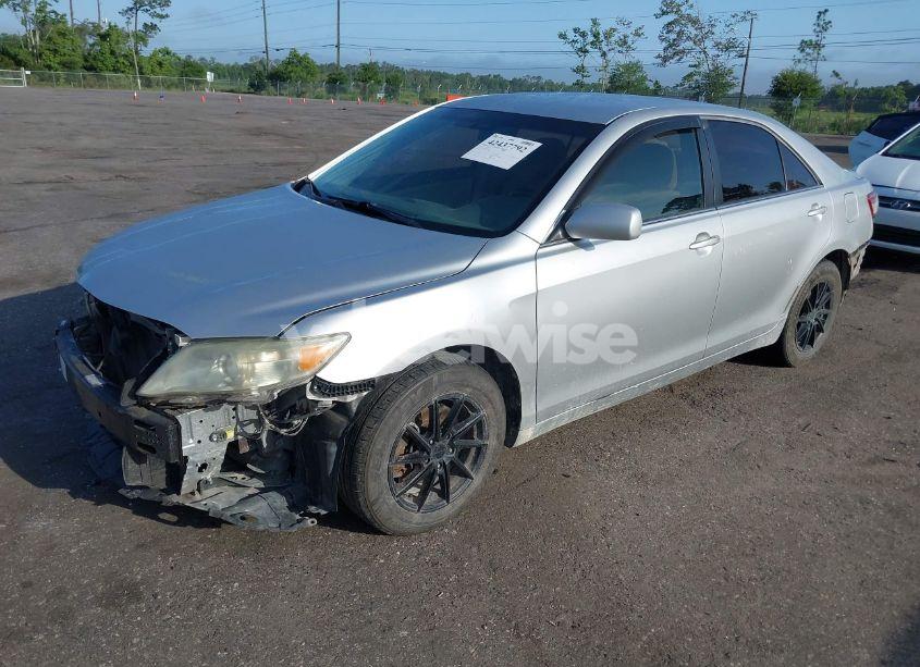 Photo 2 of 2011 Toyota Camry LE (VIN 4T1BF3EK9BU690874)