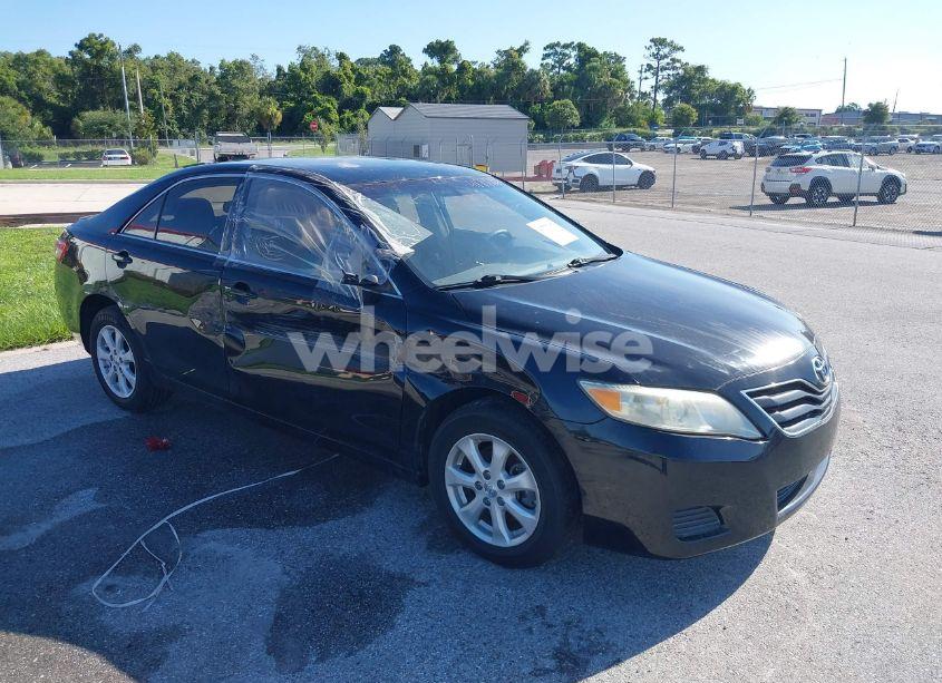 2011 Toyota Camry LE (VIN 4T1BF3EK9BU705003) main photo