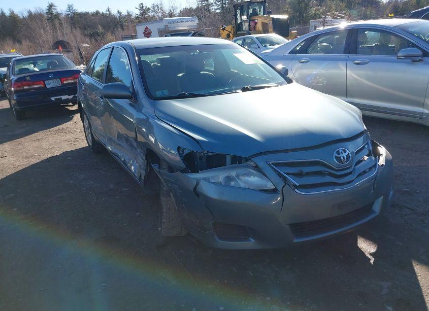 2011 Toyota Camry LE (VIN 4T1BF3EK9BU721413) main photo