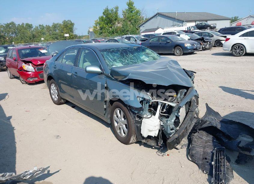 2011 Toyota Camry LE (VIN 4T1BF3EK9BU732153) main photo