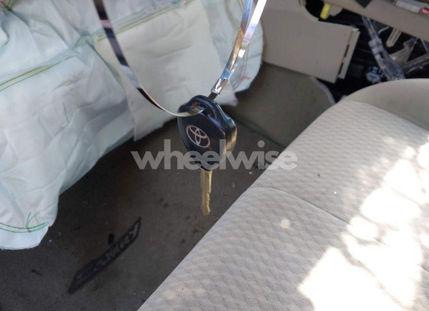 Photo 11 of 2011 Toyota Camry LE (VIN 4T1BF3EK9BU732153)