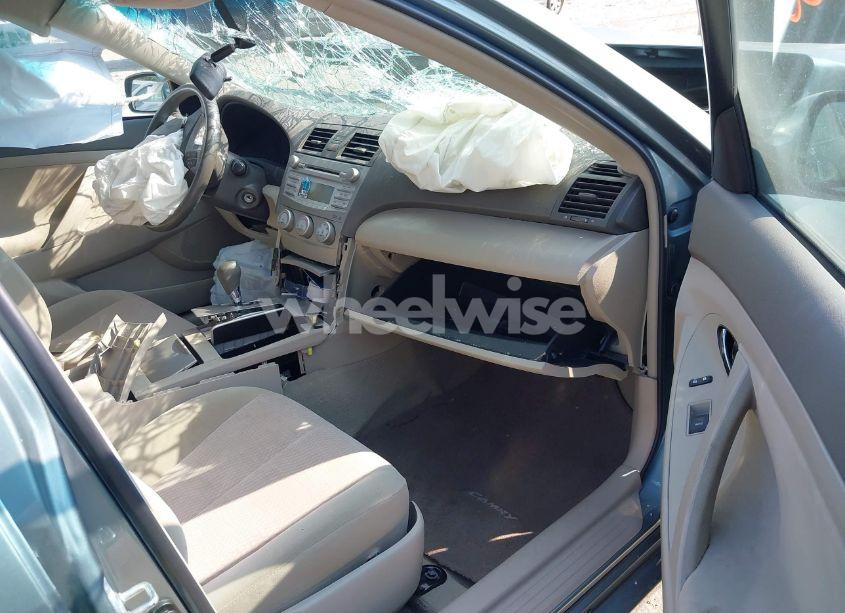 Photo 5 of 2011 Toyota Camry LE (VIN 4T1BF3EK9BU732153)