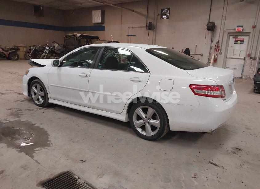 Photo 3 of 2011 Toyota Camry SE (VIN 4T1BF3EK9BU737868)