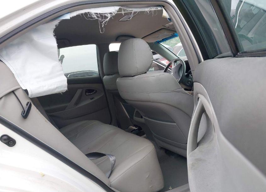 Photo 8 of 2011 Toyota Camry LE (VIN 4T1BF3EK9BU743587)