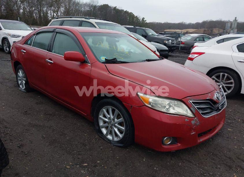 2011 Toyota Camry XLE (VIN 4T1BF3EK9BU776654) main photo