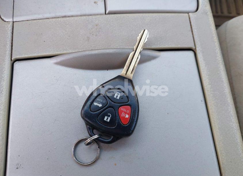 Photo 11 of 2010 Toyota Camry LE (VIN 4T1BF3EKXAU007191)