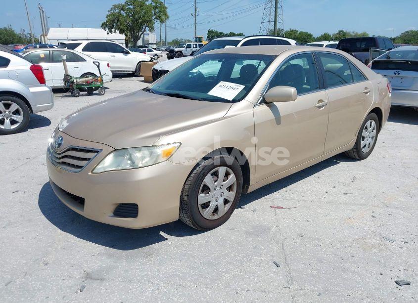 Photo 2 of 2010 Toyota Camry LE (VIN 4T1BF3EKXAU007191)