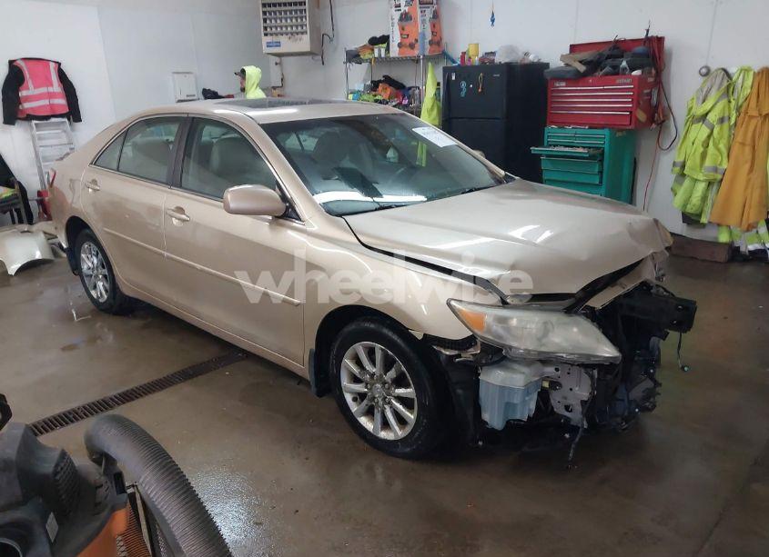 2010 Toyota Camry XLE (VIN 4T1BF3EKXAU027134) main photo