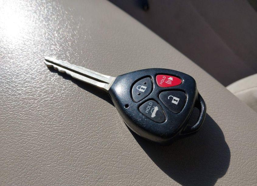 Photo 11 of 2010 Toyota Camry LE (VIN 4T1BF3EKXAU028851)