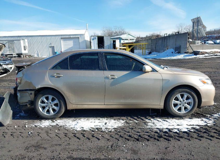 Photo 13 of 2010 Toyota Camry LE (VIN 4T1BF3EKXAU028851)