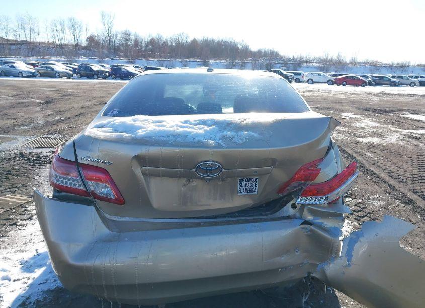 Photo 16 of 2010 Toyota Camry LE (VIN 4T1BF3EKXAU028851)