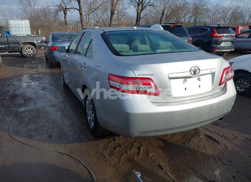 Photo 3 of 2010 Toyota Camry LE (VIN 4T1BF3EKXAU051966)